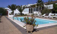 piscine.jpg (50301 octets)